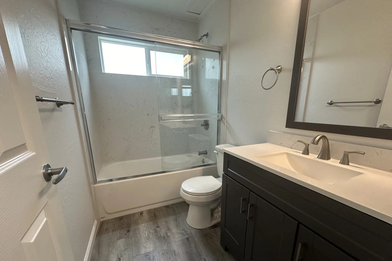 3685 Cape Cod Ct - Photo 3 of 8