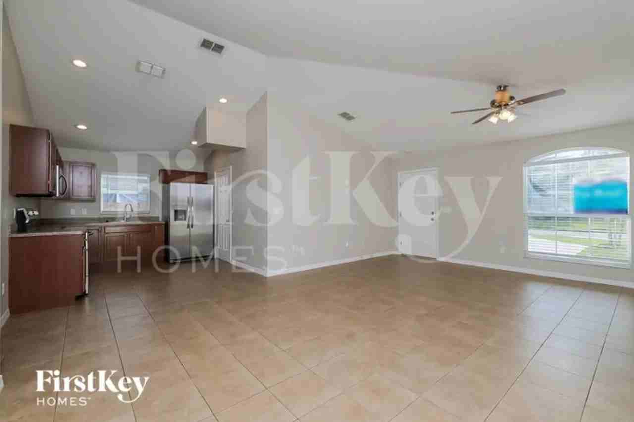 4109 43rd Ave N - Photo 2 of 15