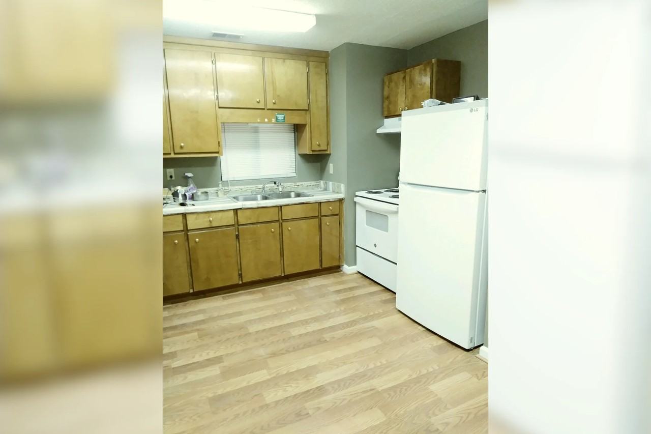 702 E Mccarty St - Photo 2 of 10