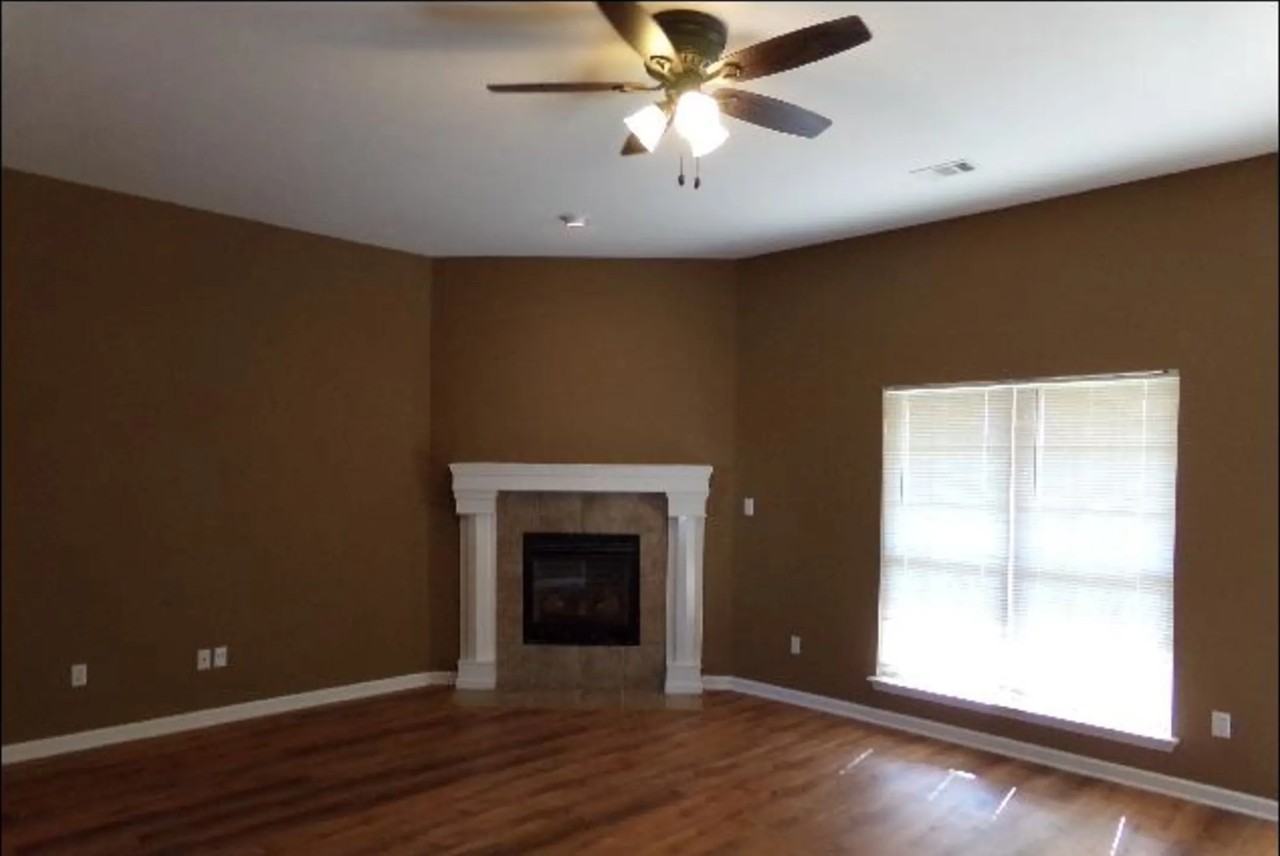 13498 Alexis Dr - Photo 2 of 10