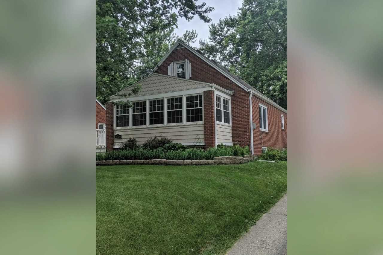 2920 51st St - Photo 2 of 15