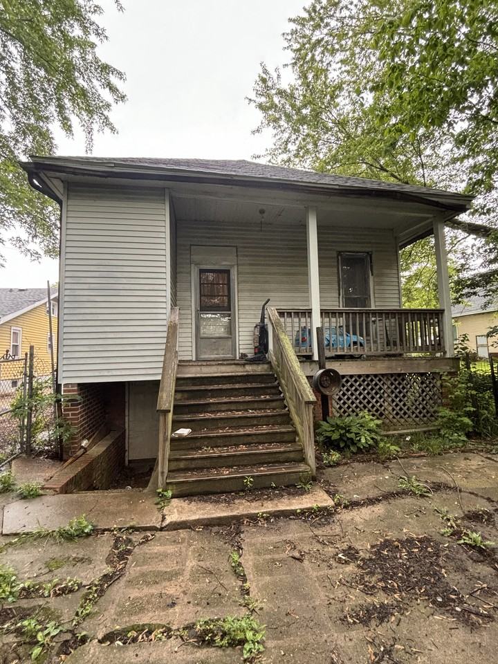767 E Cantrell St - Photo 3 of 17