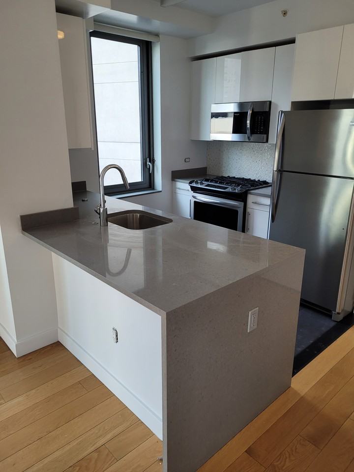 606 W 57th St #938 - Photo 2 of 11