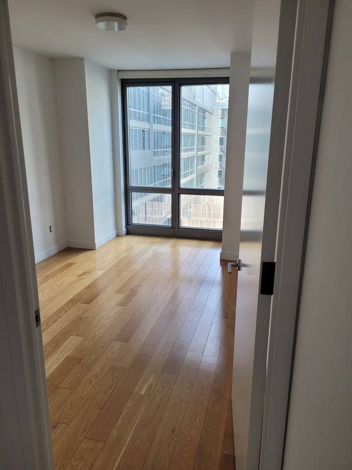 606 W 57th St #938 - Photo 3 of 11