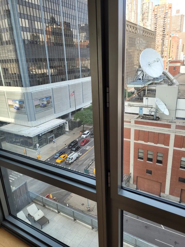 606 W 57th St #938 - Photo 5 of 11