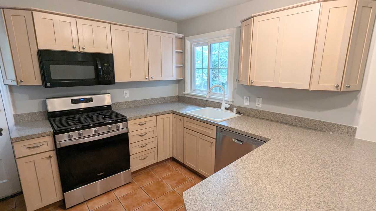 926 17th St S - Photo 6 of 29