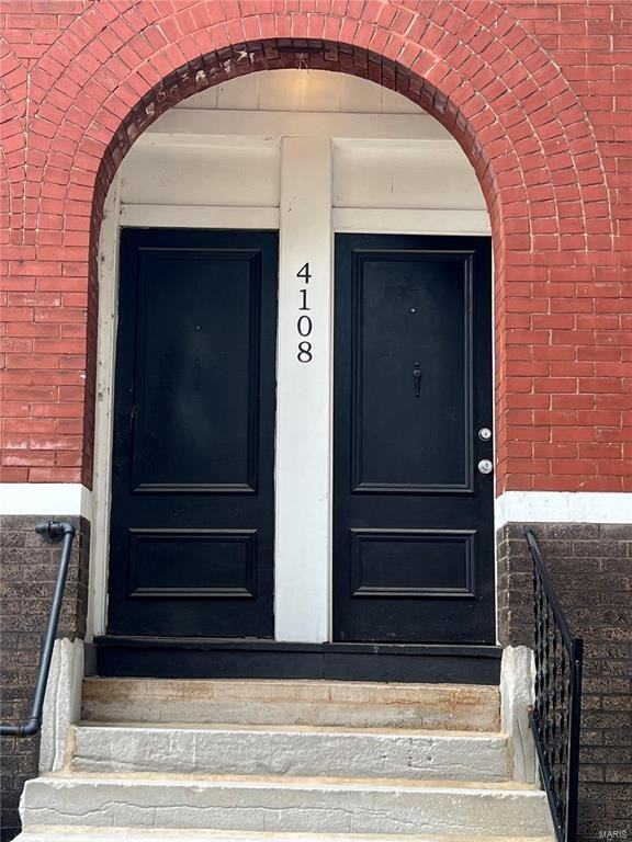 4108 Russell Blvd - Photo 3 of 14