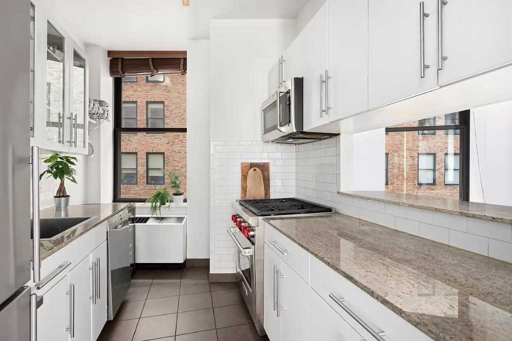 Wall Street Ct #505 - Photo 4 of 11