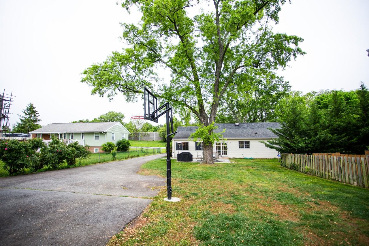 1712 Olney Rd - Photo 2 of 33