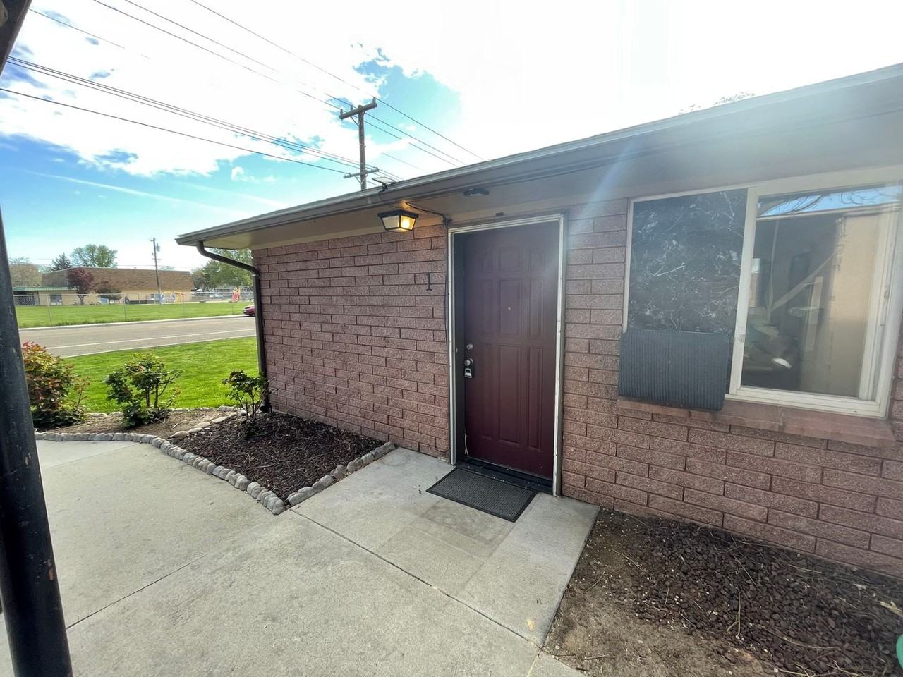 1818 Linden - Photo 2 of 23