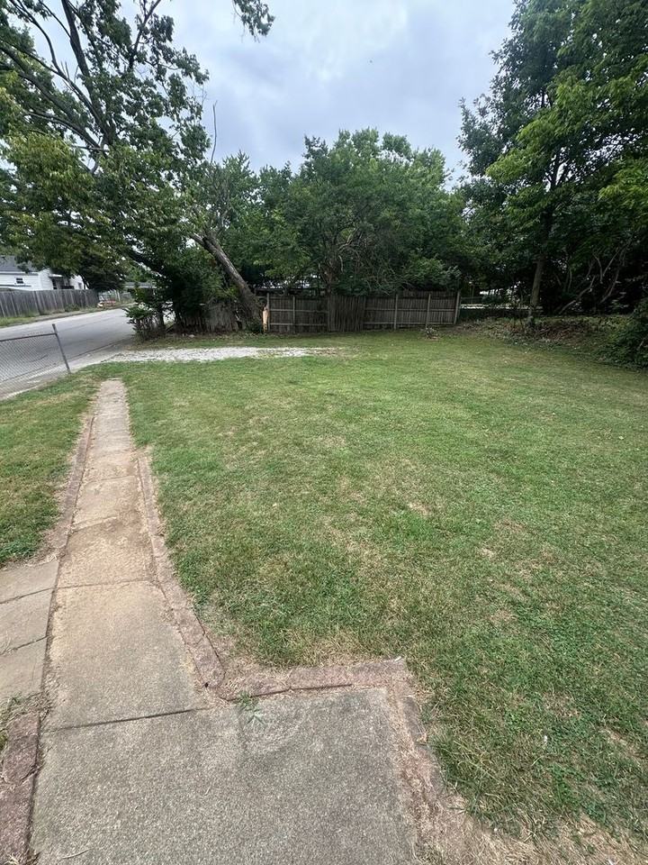 649 Golfview Drive - Photo 2 of 13