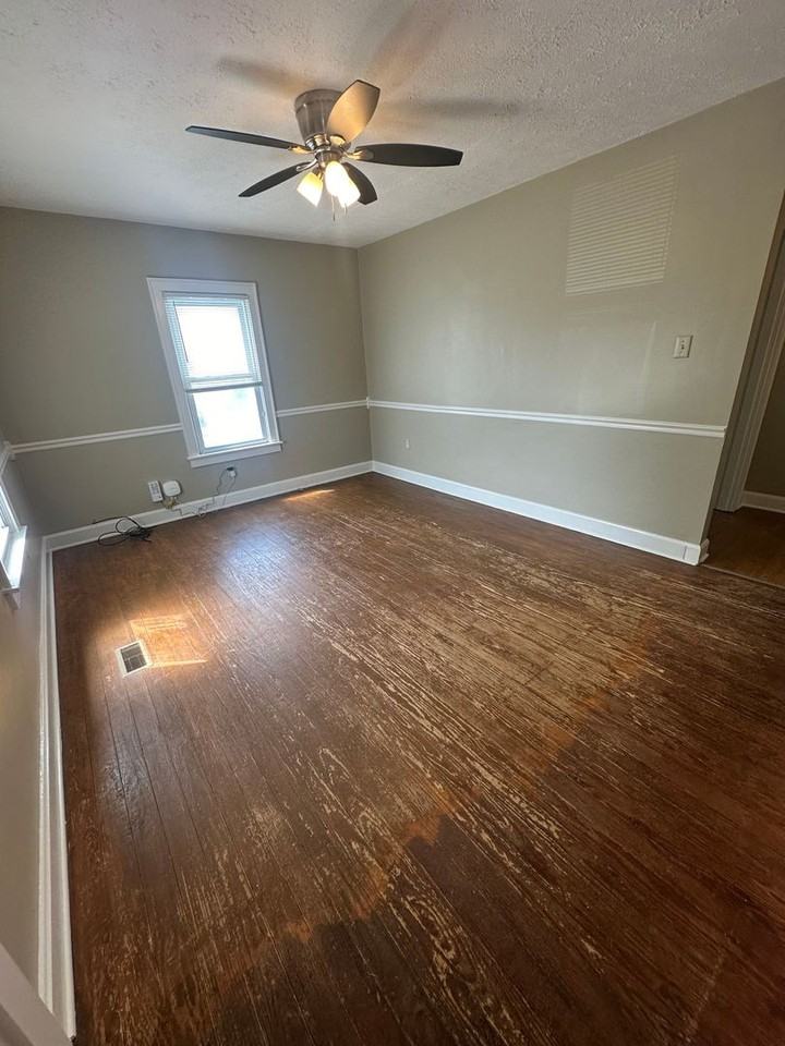 649 Golfview Drive - Photo 4 of 13