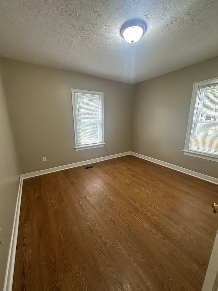 649 Golfview Drive - Photo 6 of 13