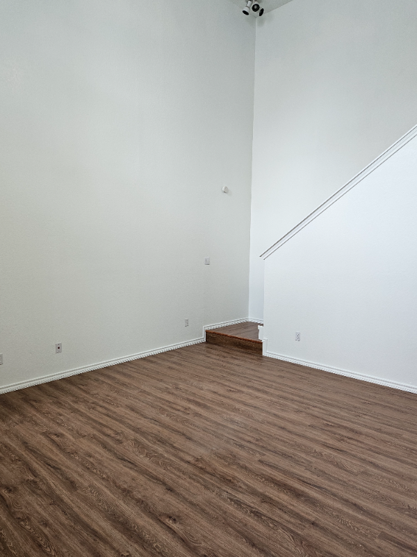 1617 Parkfield Cir - Photo 2 of 19
