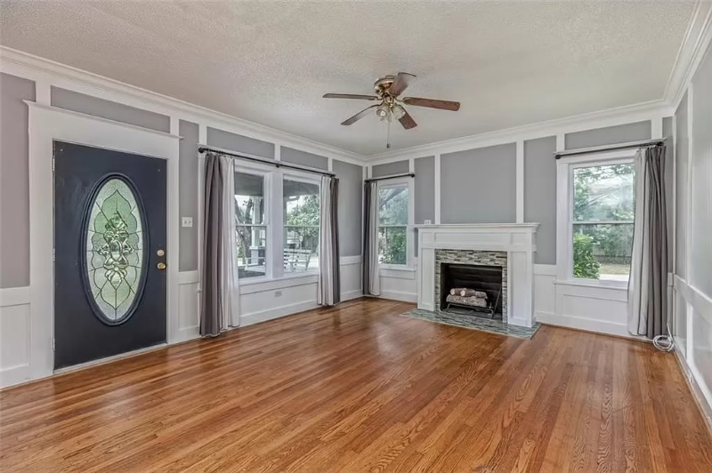 2627 Fort Ave - Photo 2 of 18