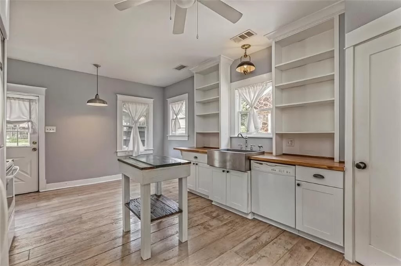 2627 Fort Ave - Photo 7 of 18