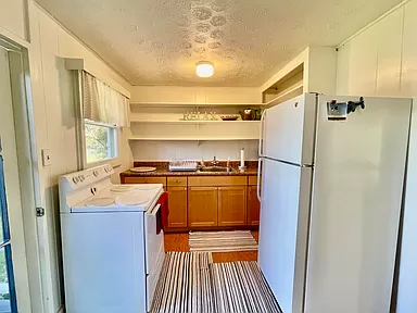 235 Seaside Pl #A - Photo 3 of 18