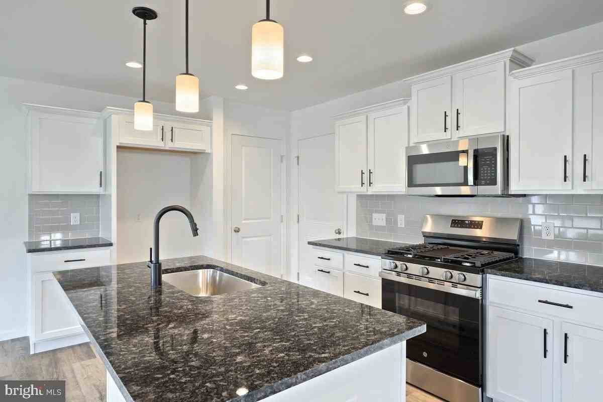 36 Shillington Ln #36 - Photo 3 of 15