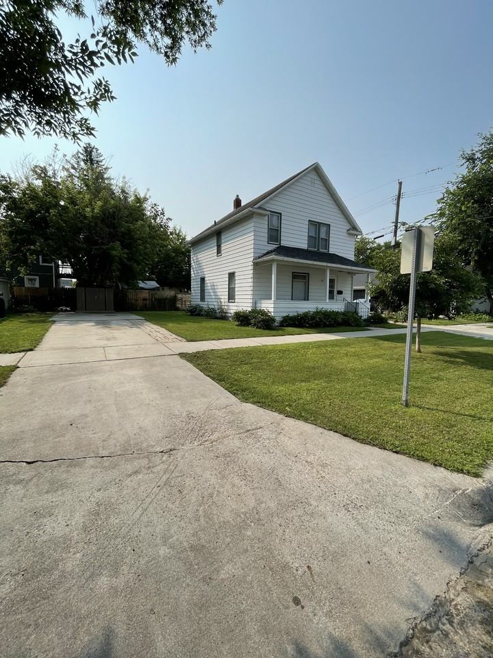 411 5th Ave N #NA - Photo 2 of 22