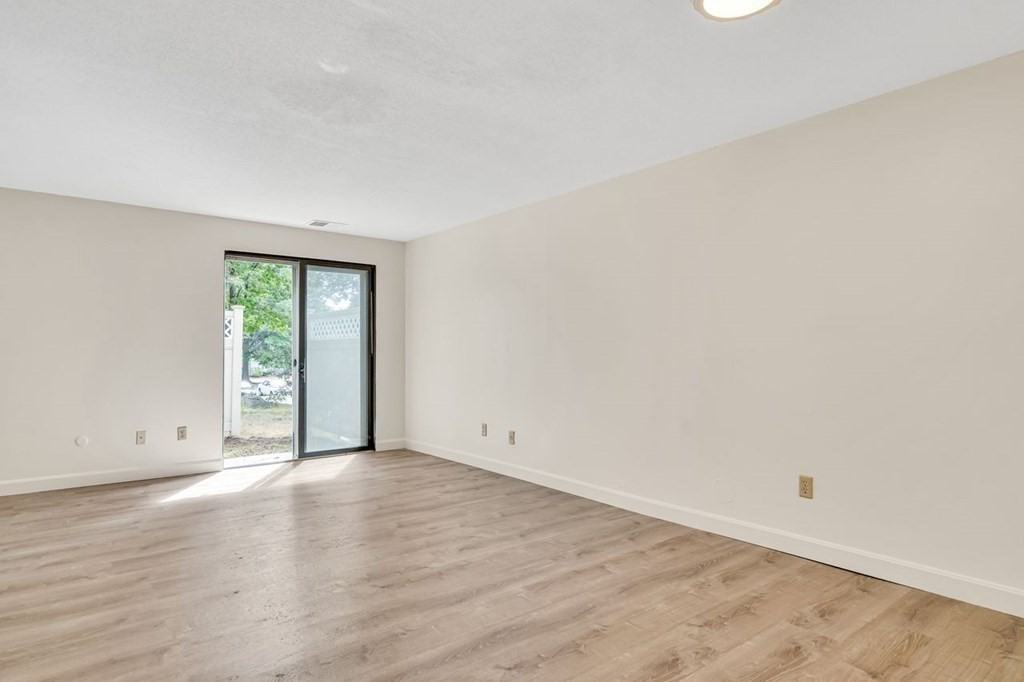 28 Village Hill Ln #28VHL - Photo 4 of 14
