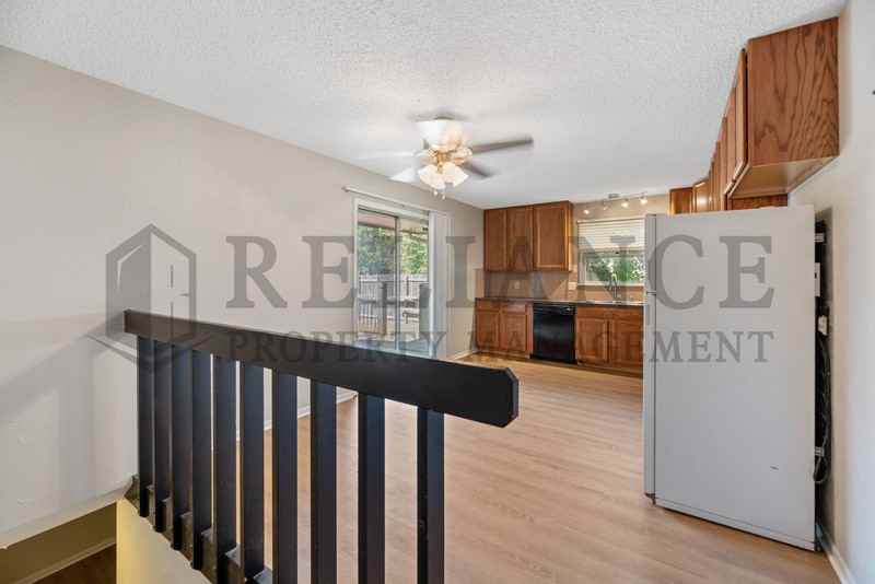 10919 W Nantucket St - Photo 6 of 26