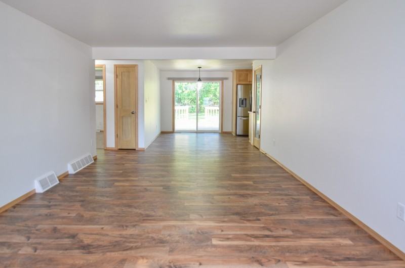 825 Smits St - Photo 3 of 41