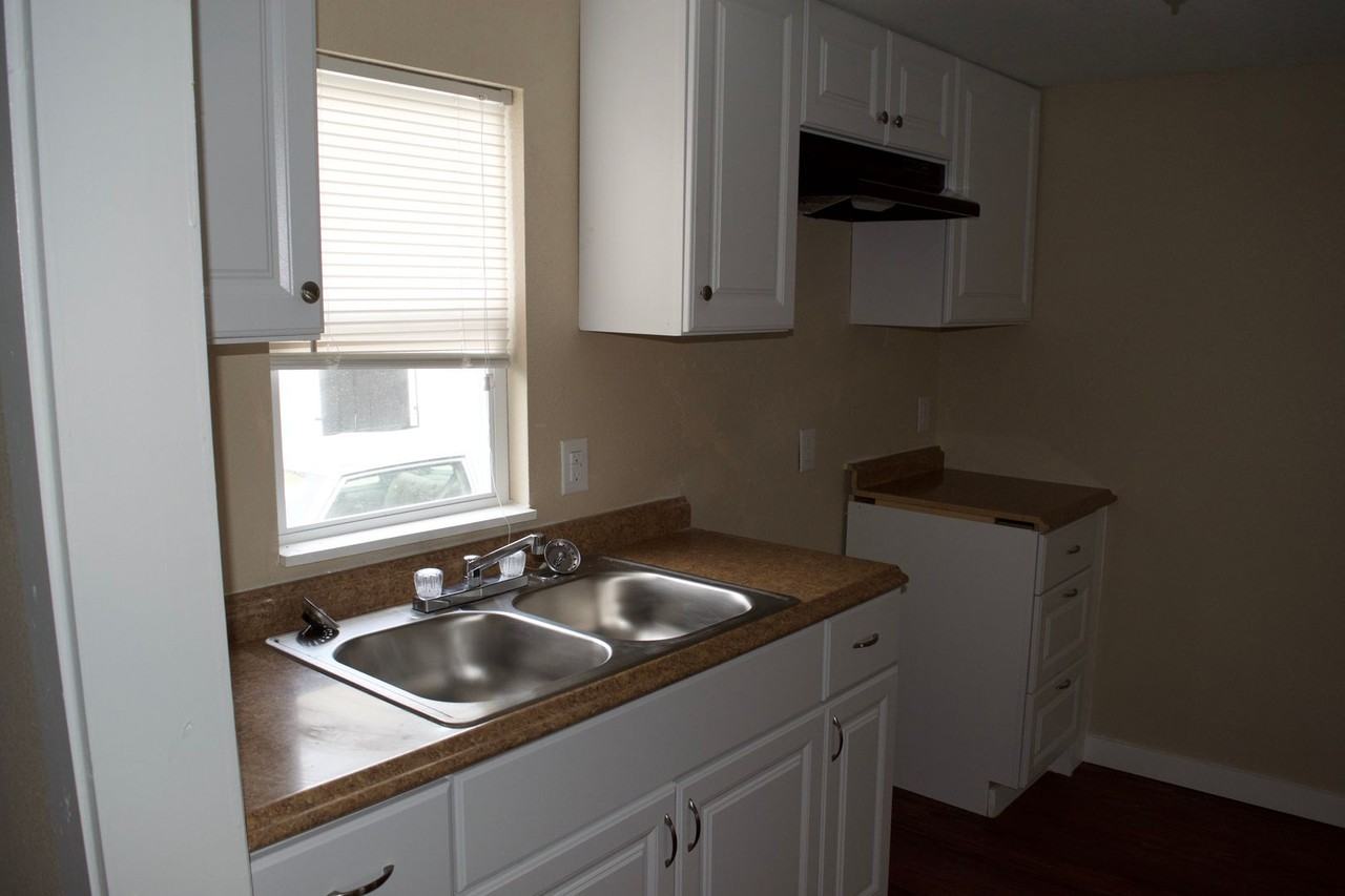 521 521 S Polaris - Photo 3 of 14