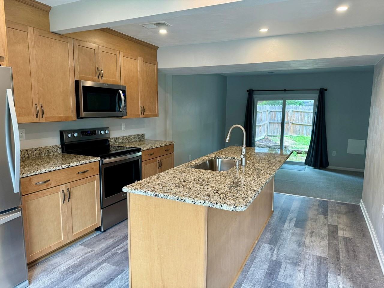 2714 Newton Ct - Photo 3 of 24