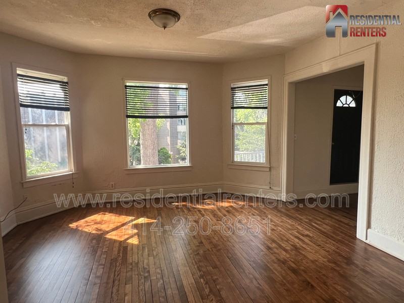 1854 N Cambridge Ave - Photo 2 of 15