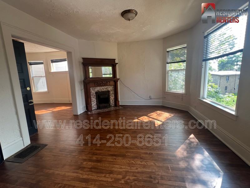1854 N Cambridge Ave - Photo 3 of 15