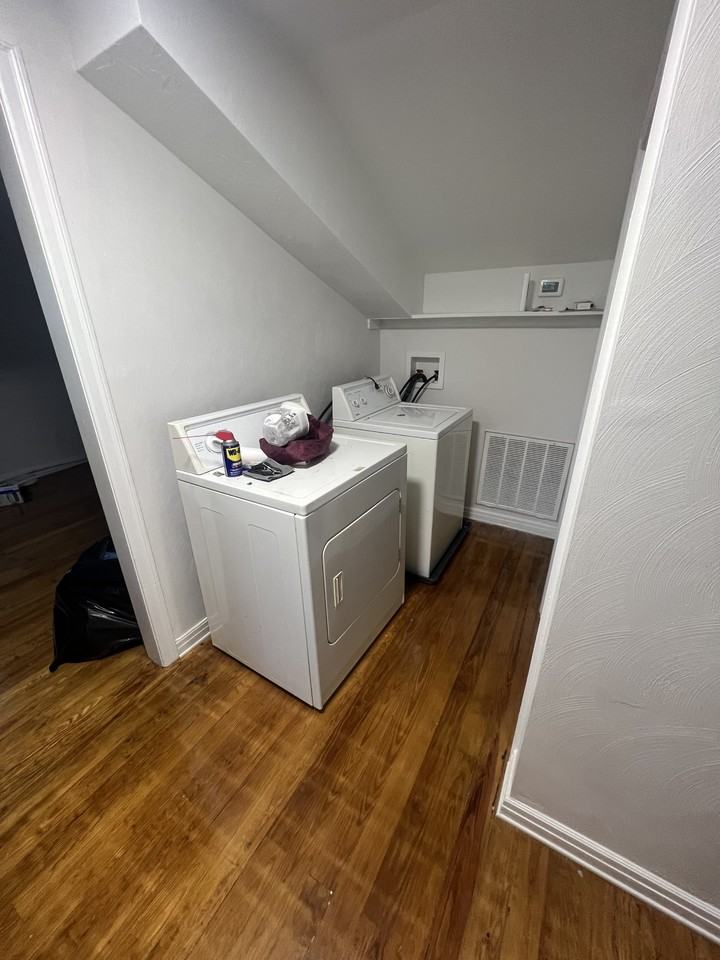 247 Foxland Ave #B - Photo 2 of 11