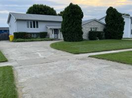 featured image of 712 N Rueth Dr #2