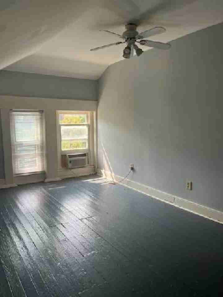 1327 S 2nd St - Photo 3 of 19