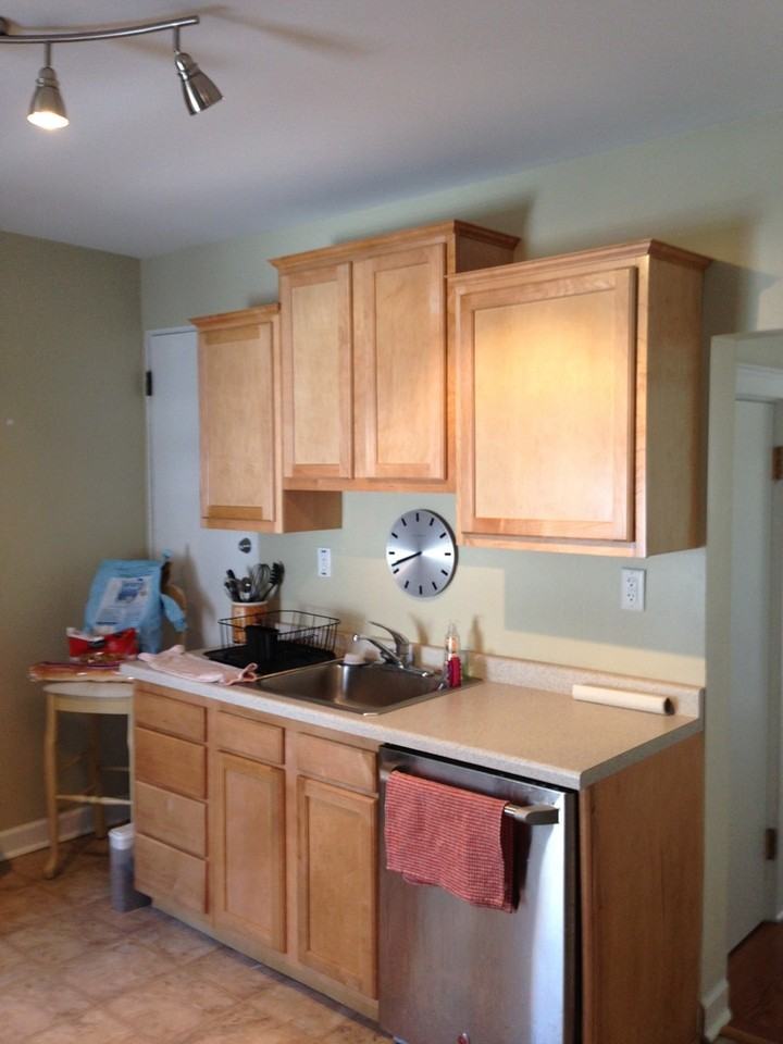 811-811 1/2 E 4th - Photo 3 of 10
