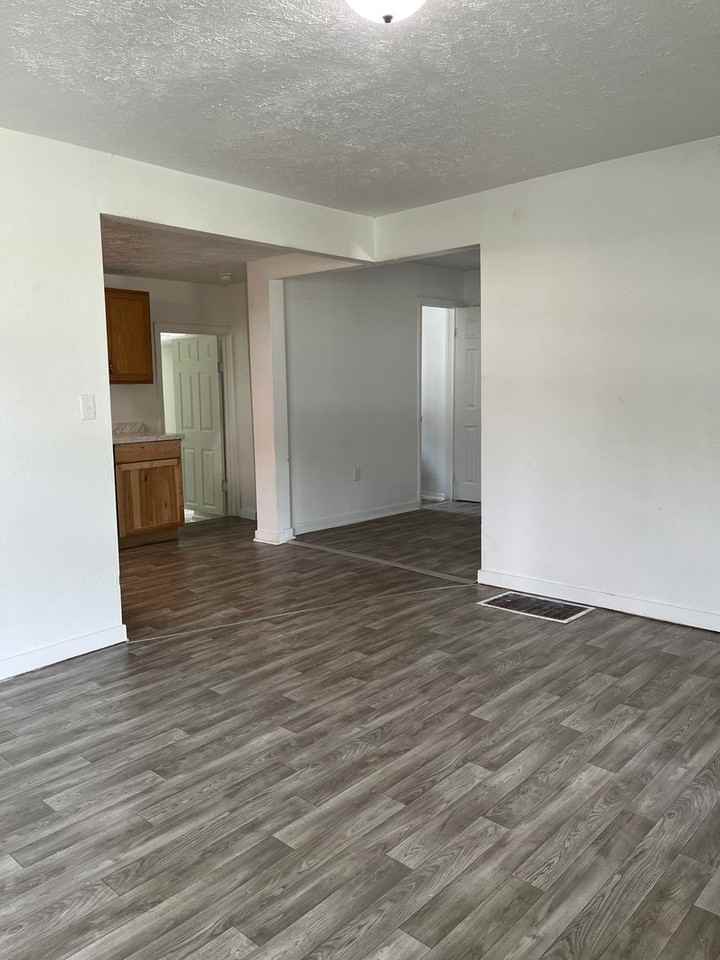914 W Nichols St - Photo 3 of 25