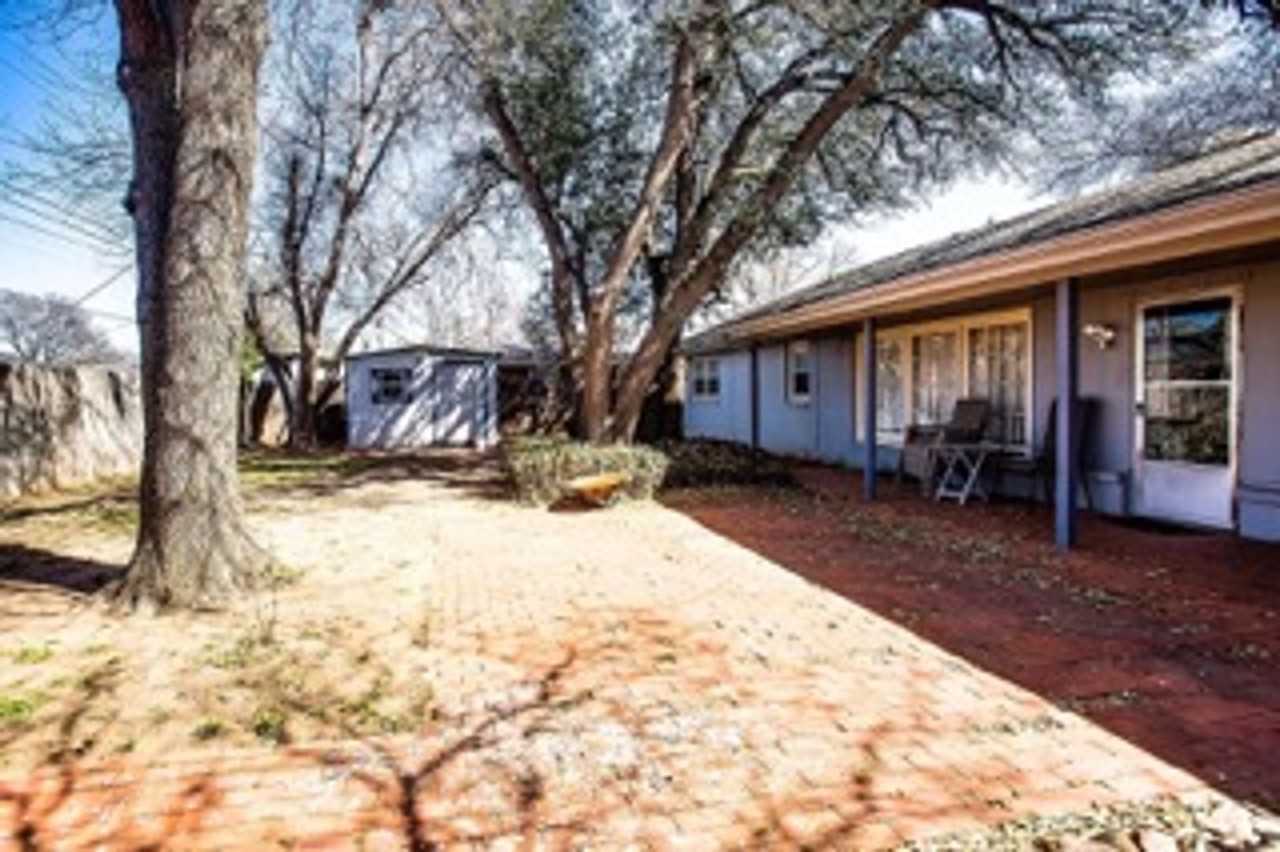 3412 60th St - Photo 2 of 17