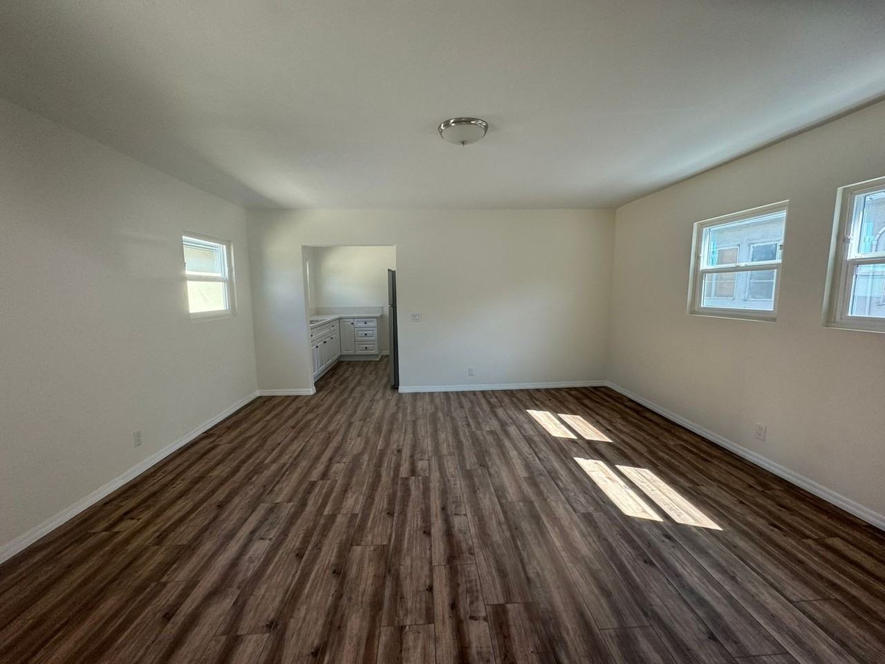 4002 W Riverside Dr - Photo 2 of 17