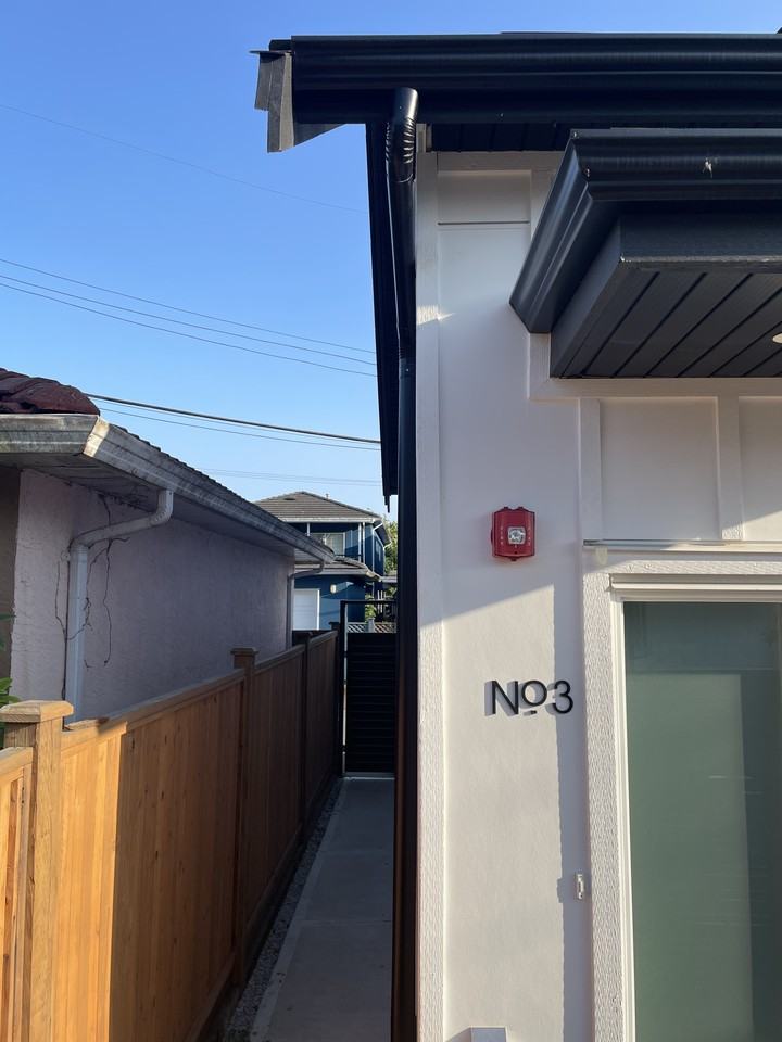 3214 East 44th Avenue - Photo 3 of 17