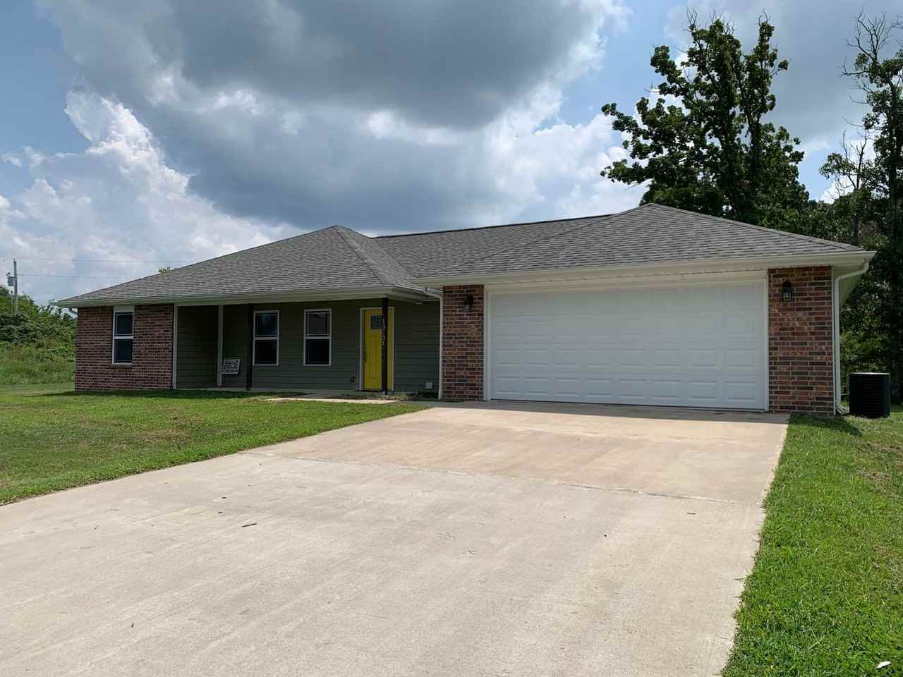 13731 Pella Ln - Photo 2 of 23