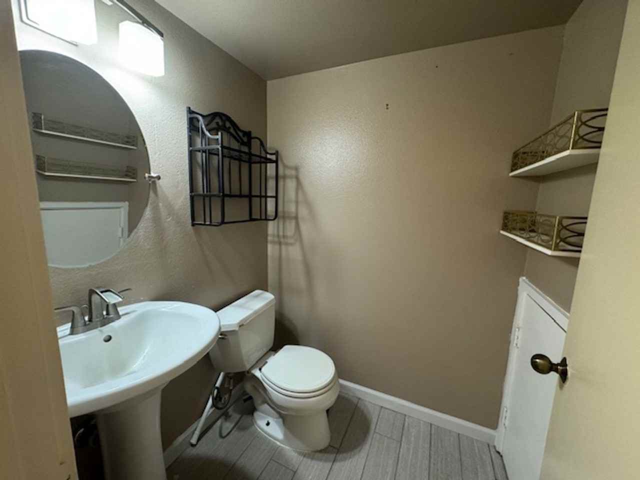 91 Makalea St #4B - Photo 3 of 8