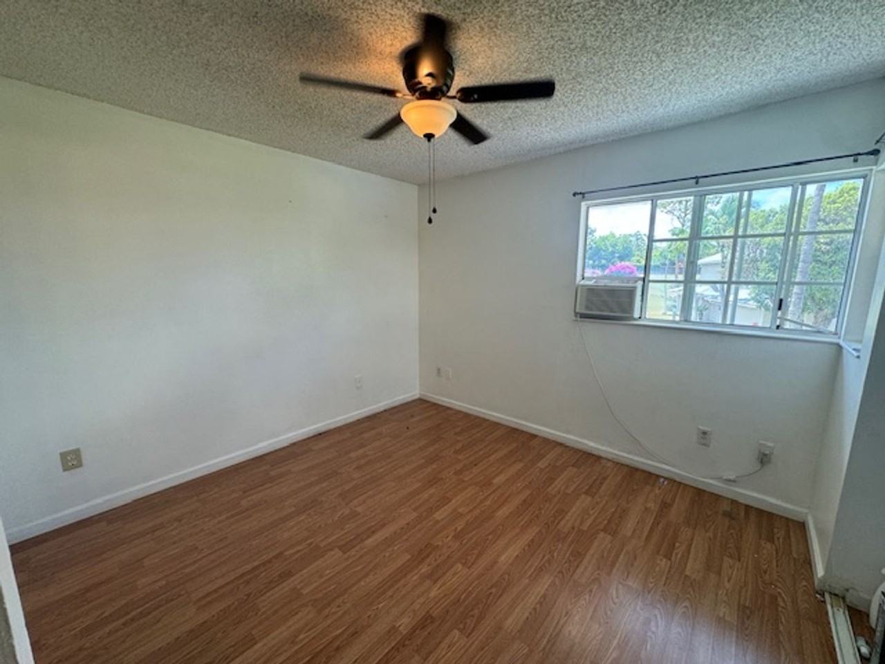 91 Makalea St #4B - Photo 5 of 8