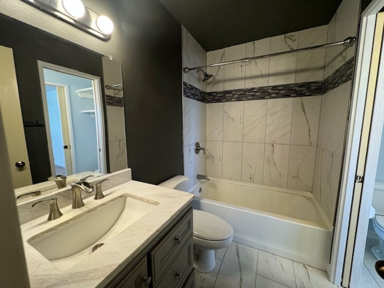 91 Makalea St #4B - Photo 6 of 8