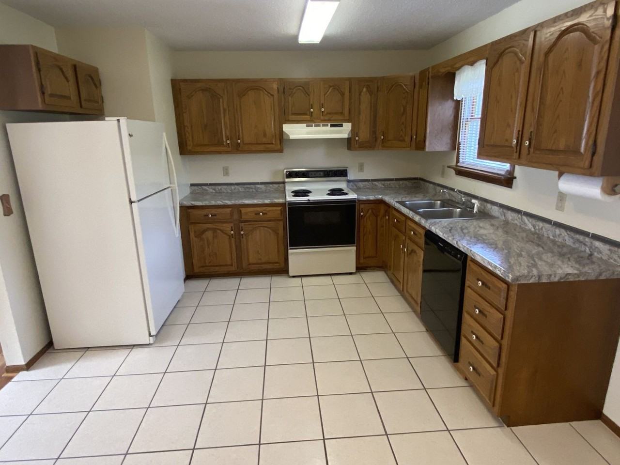 409 Rodefer Hollow Rd - Photo 3 of 16