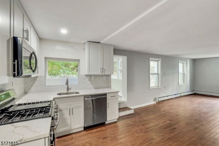 34 Oak St #NA - Photo 3 of 8