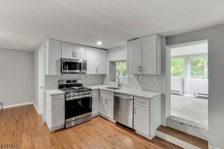 34 Oak St #NA - Photo 4 of 8