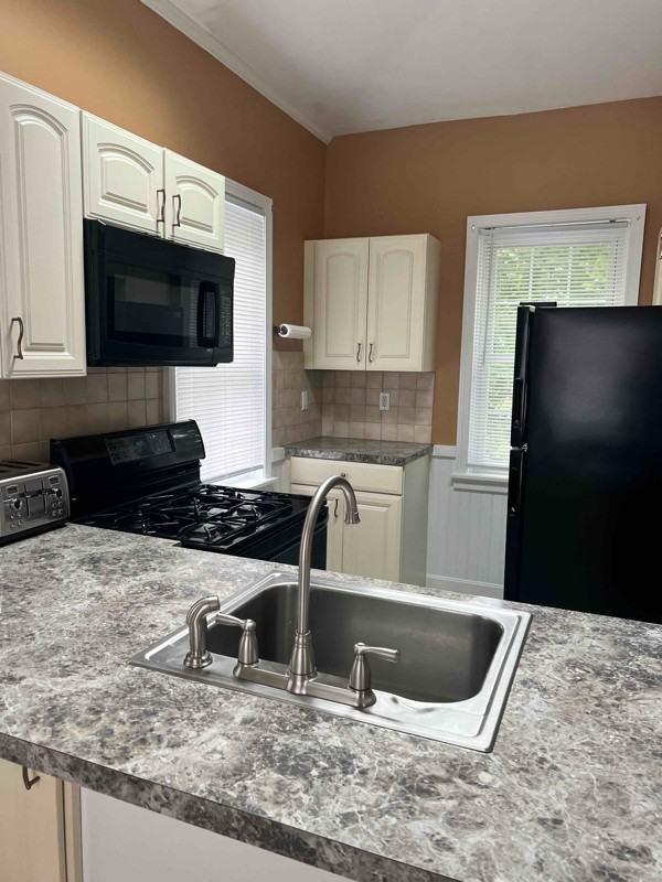 424 Central Ave #2ndFL - Photo 2 of 12