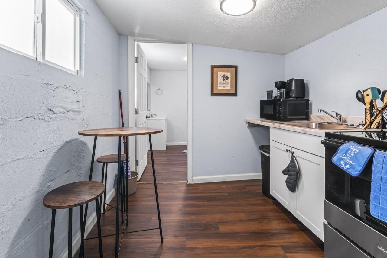 Smith St - Photo 7 of 34