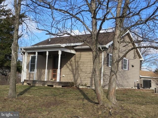 81 Lavonne Dr - Photo 2 of 12