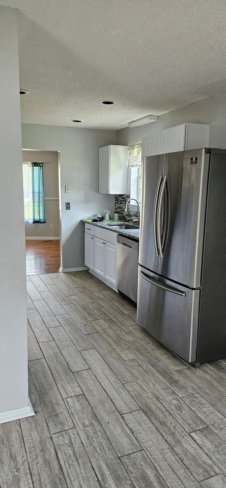 427 W Smithfield Cir - Photo 2 of 16