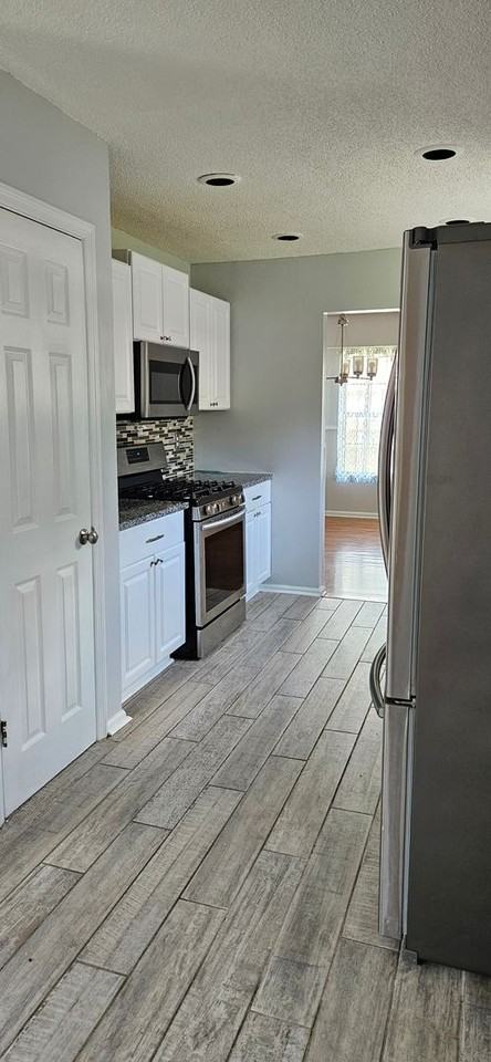 427 W Smithfield Cir - Photo 3 of 16